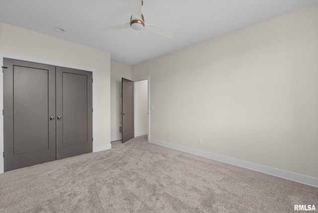 5167 LAKESIDE Court, Bettendorf, IA 52722