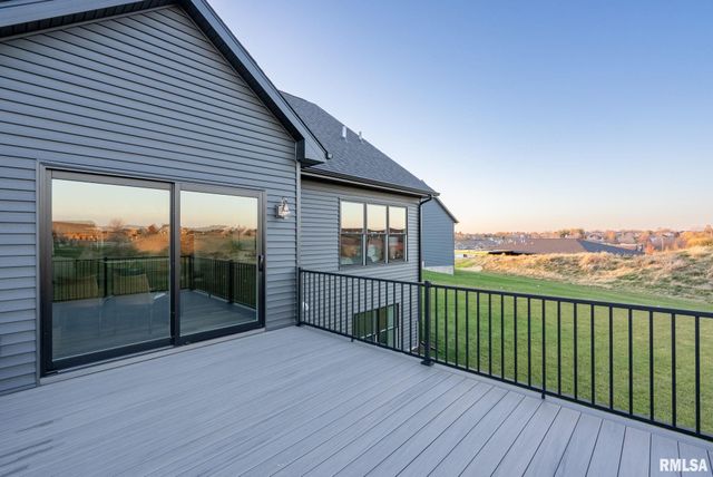 5167 LAKESIDE Court, Bettendorf, IA 52722