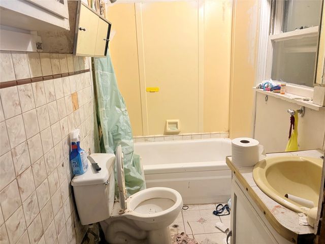 542 Guthrie Avenue, Des Moines, IA 50313