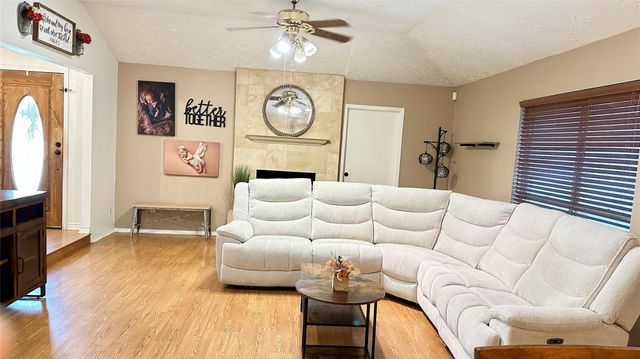 706 Leicester Lane, Houston, TX 77034