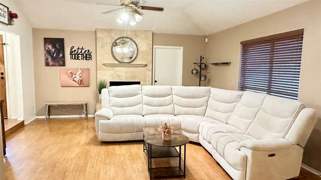 706 Leicester Lane, Houston, TX 77034