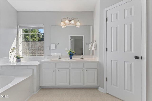 1940 Betry Place, Raleigh, NC 27603