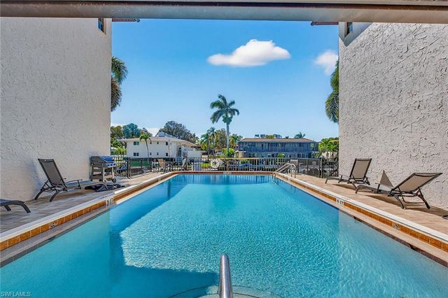 1400 Blue Point AVE # 202, Naples, FL 34102