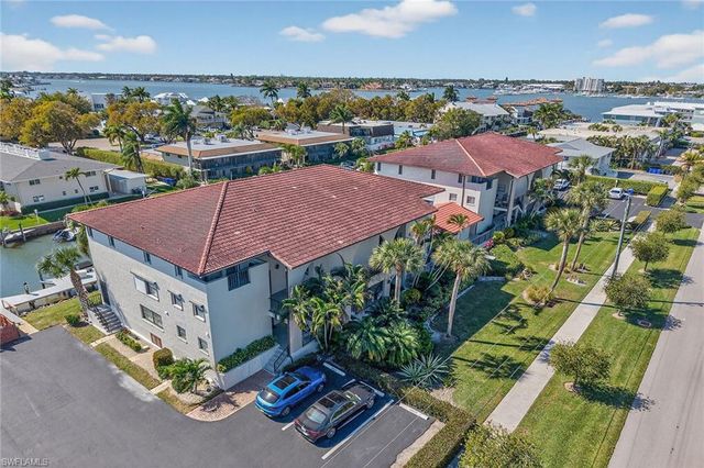 1400 Blue Point AVE # 202, Naples, FL 34102