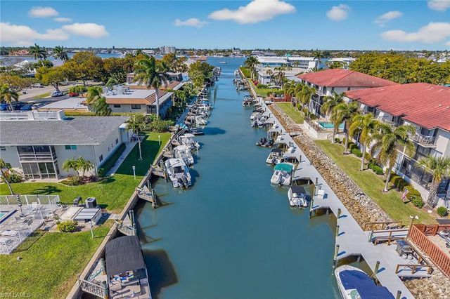 1400 Blue Point AVE # 202, Naples, FL 34102