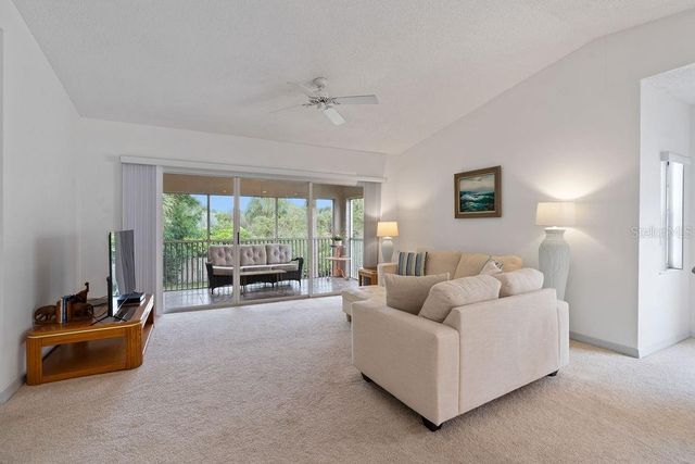 14740 SHIPWATCH TRACE 1947, Largo, FL 33774