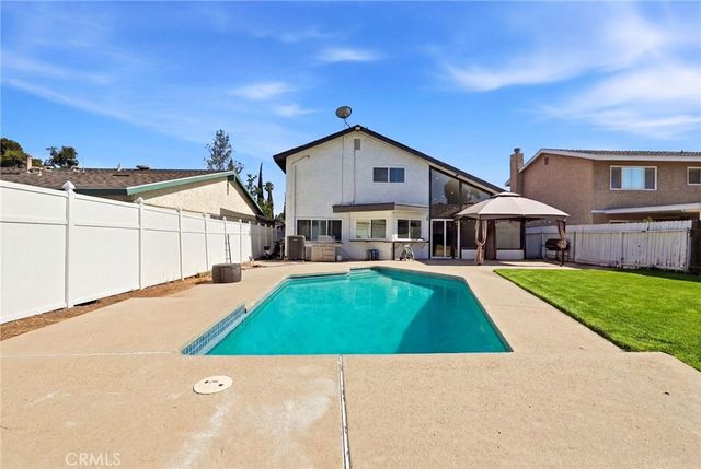 19927 Cantara, Winnetka, CA 91306