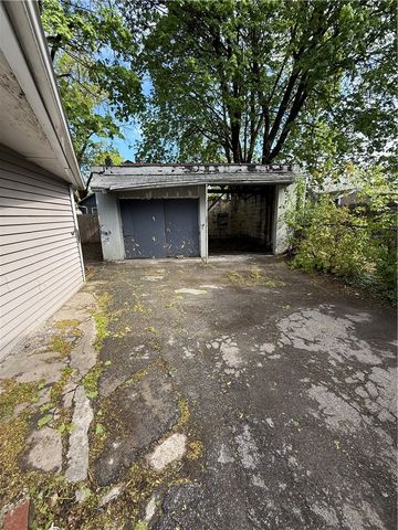 626 Jay St, Rochester, NY 14611