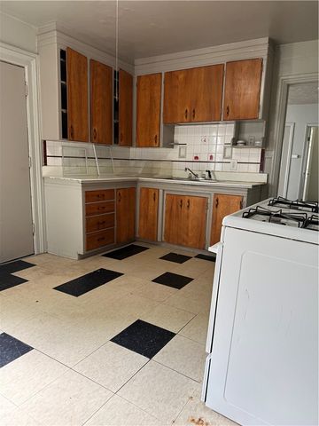 626 Jay St, Rochester, NY 14611