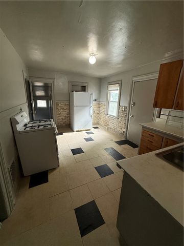 626 Jay St, Rochester, NY 14611