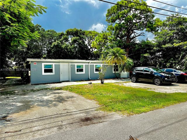 1279 NE 40th Pl 3, Oakland Park, FL 33334