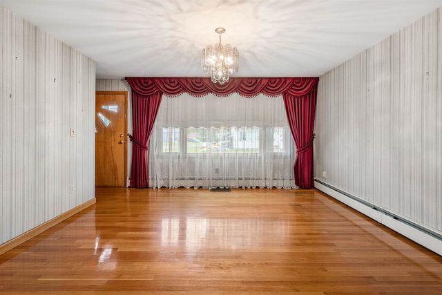 24 Plummer Street, Goffstown, NH 03102