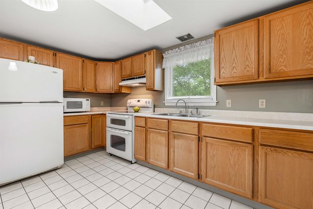 24 Plummer Street, Goffstown, NH 03102