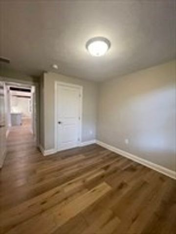 555 Foundry St B, Easton, MA 02375