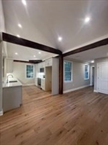 555 Foundry St B, Easton, MA 02375