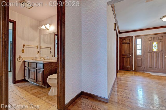 1688 Carpenter Drive, Troy, MI 48098