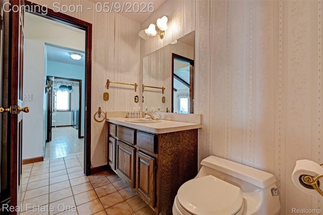 1688 Carpenter Drive, Troy, MI 48098