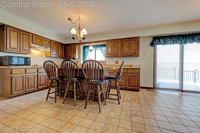 1688 Carpenter Drive, Troy, MI 48098