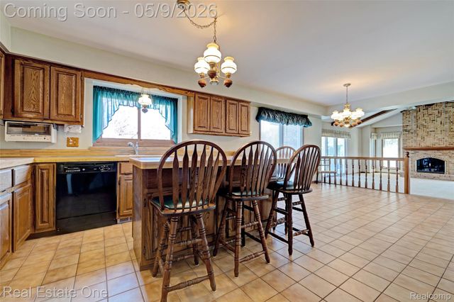 1688 Carpenter Drive, Troy, MI 48098