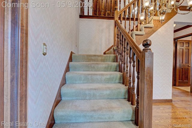 1688 Carpenter Drive, Troy, MI 48098