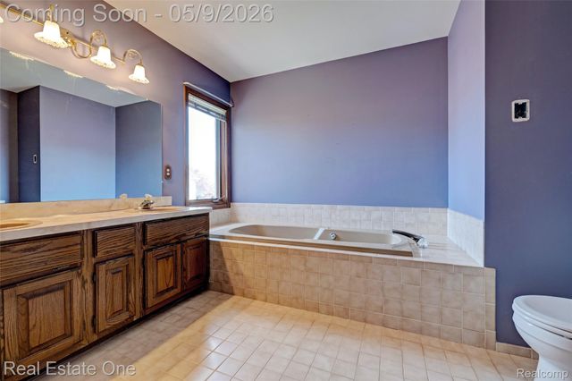 1688 Carpenter Drive, Troy, MI 48098