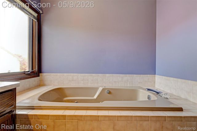 1688 Carpenter Drive, Troy, MI 48098