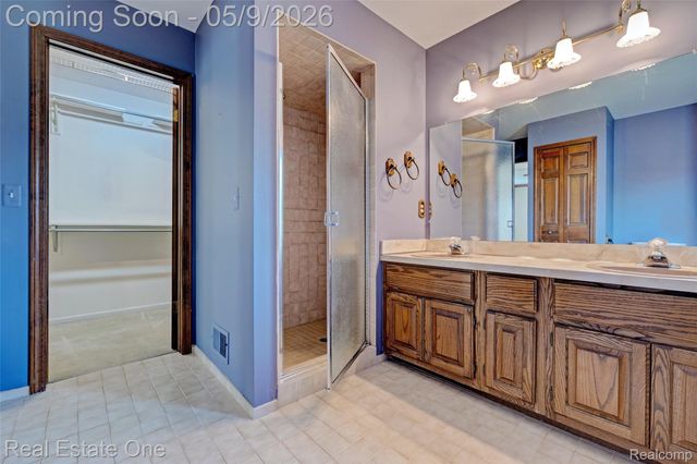 1688 Carpenter Drive, Troy, MI 48098