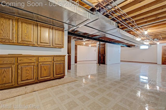 1688 Carpenter Drive, Troy, MI 48098