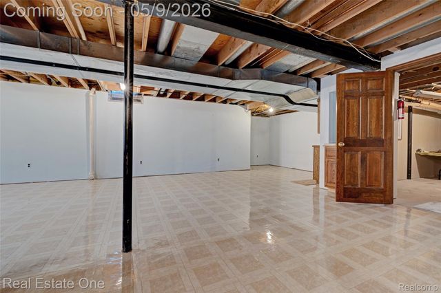1688 Carpenter Drive, Troy, MI 48098