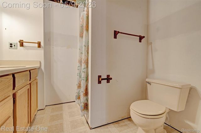 1688 Carpenter Drive, Troy, MI 48098