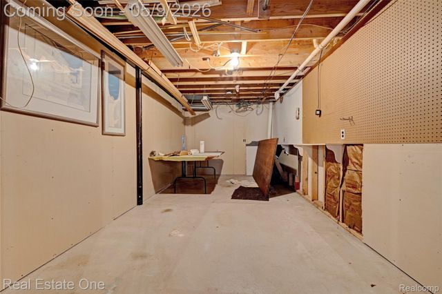1688 Carpenter Drive, Troy, MI 48098