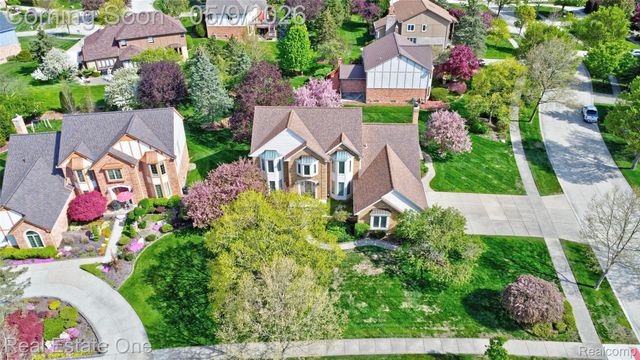 1688 Carpenter Drive, Troy, MI 48098