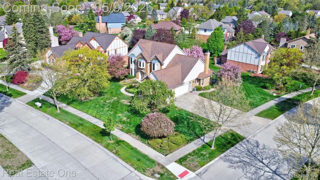 1688 Carpenter Drive, Troy, MI 48098