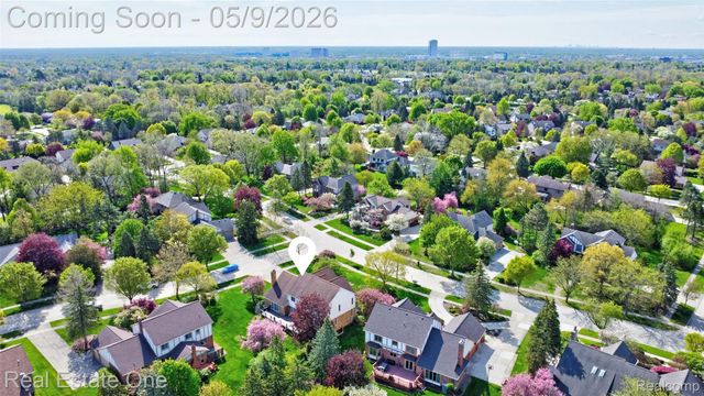 1688 Carpenter Drive, Troy, MI 48098