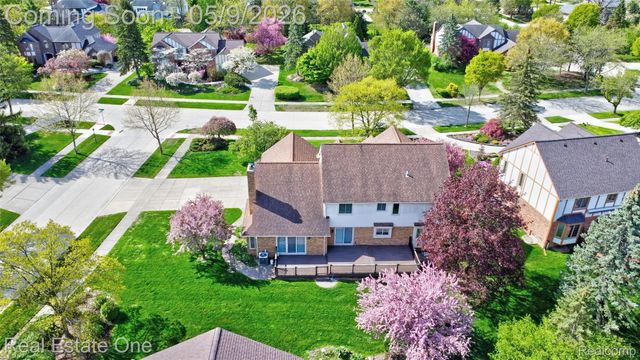 1688 Carpenter Drive, Troy, MI 48098