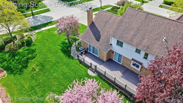 1688 Carpenter Drive, Troy, MI 48098