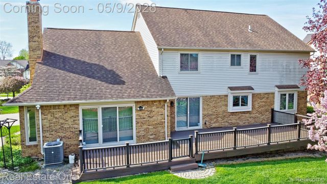 1688 Carpenter Drive, Troy, MI 48098