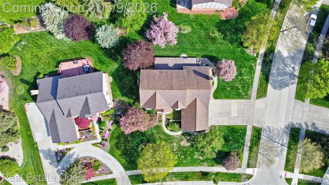 1688 Carpenter Drive, Troy, MI 48098