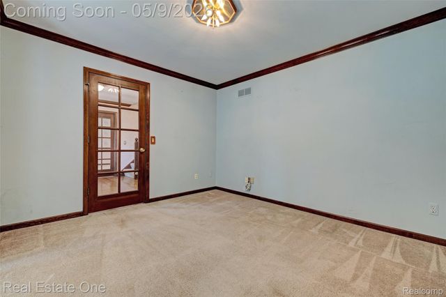 1688 Carpenter Drive, Troy, MI 48098