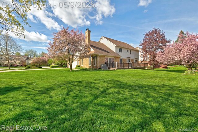 1688 Carpenter Drive, Troy, MI 48098
