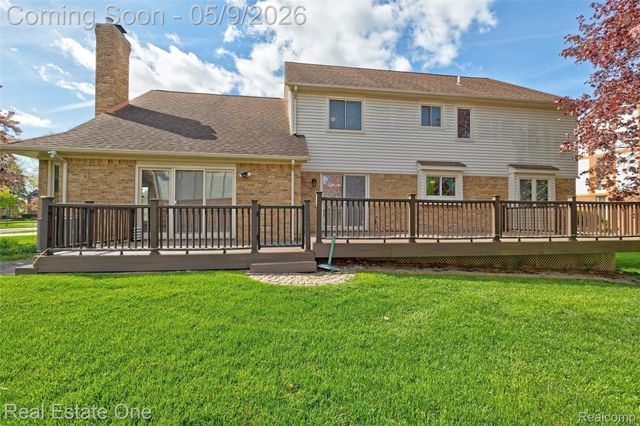 1688 Carpenter Drive, Troy, MI 48098