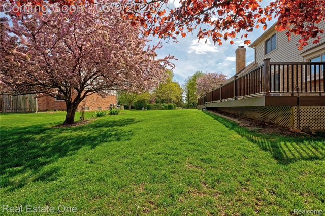 1688 Carpenter Drive, Troy, MI 48098