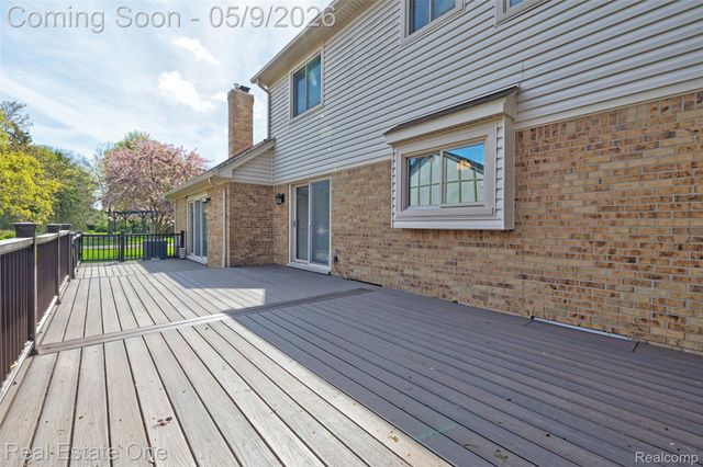 1688 Carpenter Drive, Troy, MI 48098