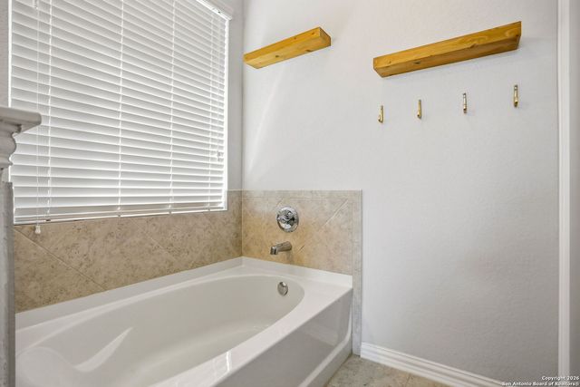 8244 Breezy, Selma, TX 78154