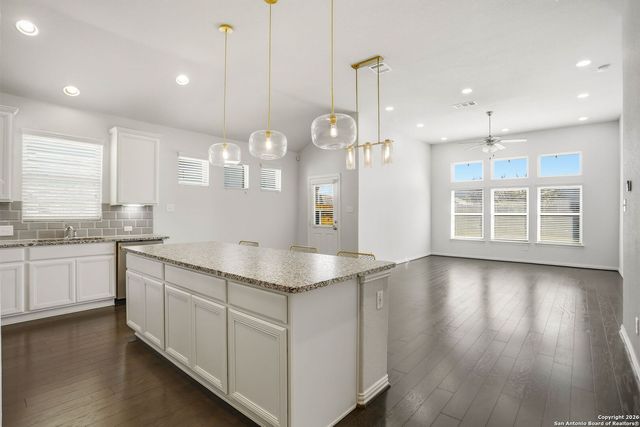 8244 Breezy, Selma, TX 78154