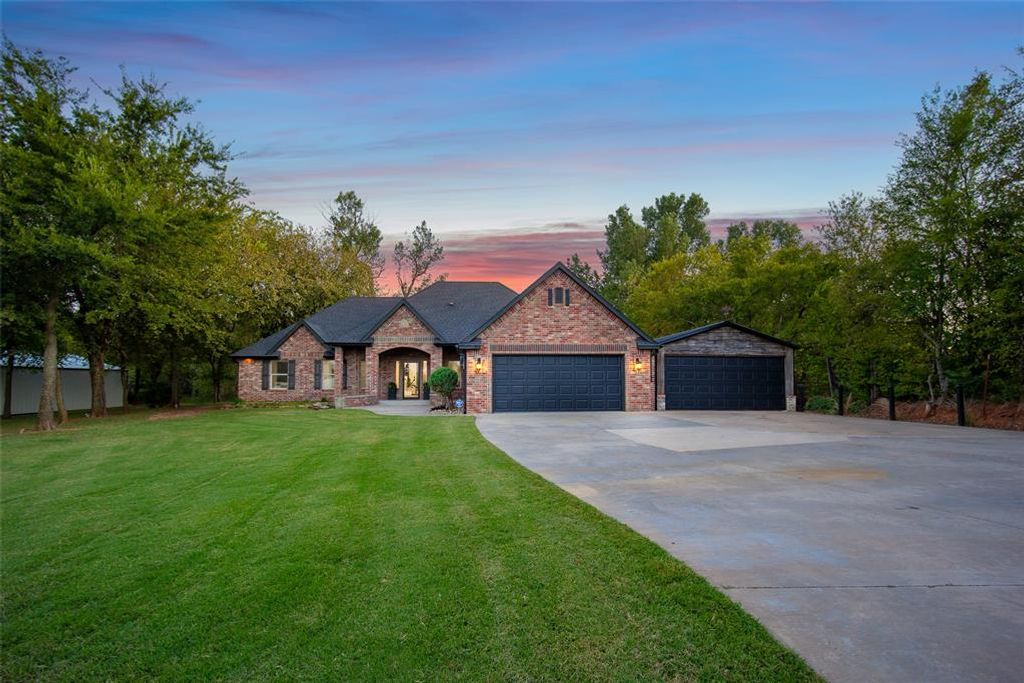 Image 1 of property listing at 949 County Street 2932, Tuttle, OK 73089