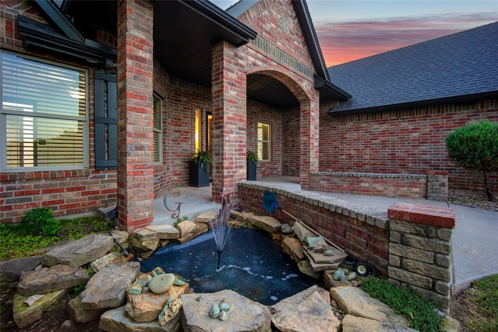 Image 2 of property listing at 949 County Street 2932, Tuttle, OK 73089