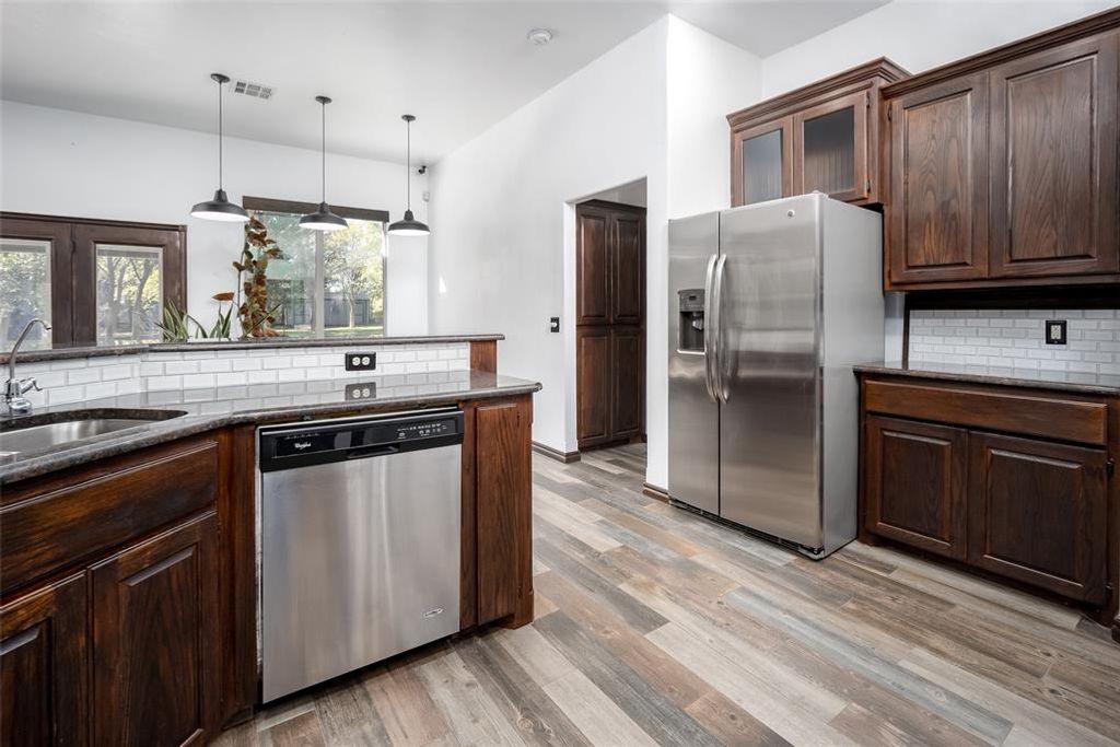 Image 8 of property listing at 949 County Street 2932, Tuttle, OK 73089