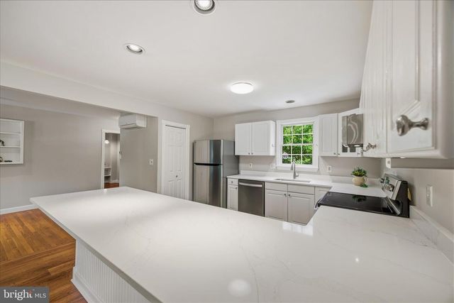 565 SUNSET KNOLL RD, Pasadena, MD 21122