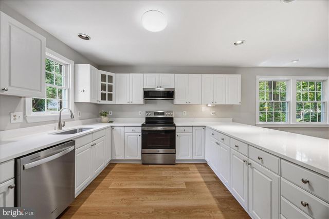 565 SUNSET KNOLL RD, Pasadena, MD 21122